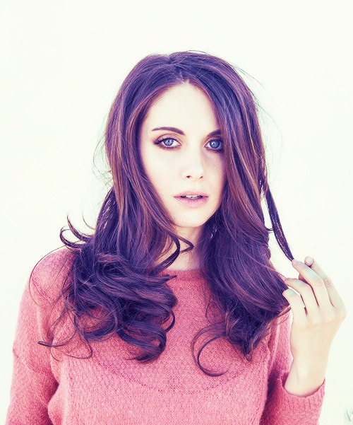 thediaryoflaurapalmer:  8/15 favourite photos of Alison Brie 