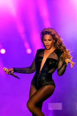 photograbey:  On The Run Tour in LA (August 2nd, 2014) 
