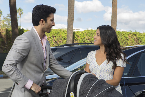 Watch a new Jane The Virgin TONIGHT at 9/8c! 