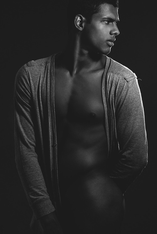 yorsogay:   Jonas Junio by Johnny Pio. 