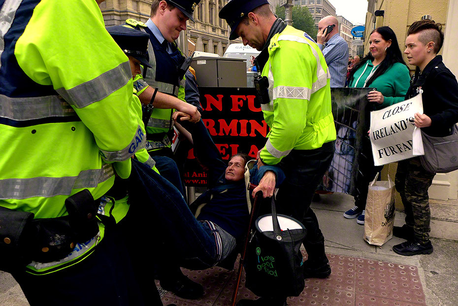 17 September 2014, Dublin: Outside the Dail by nerosunero
More pics here