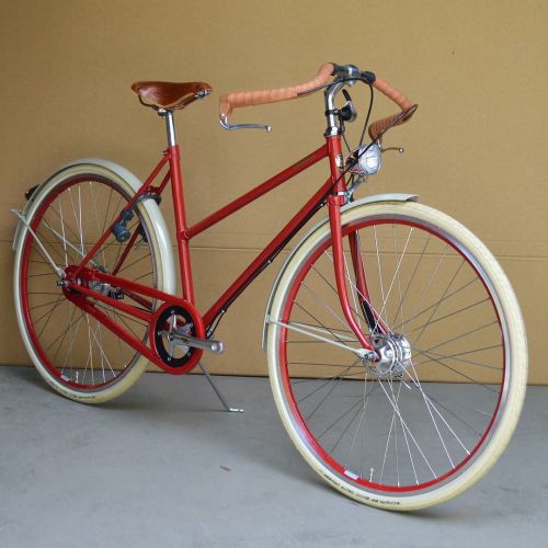 achielle: Saar dlx in intens red, with fenders in creambeige. ift.tt/28JSoje