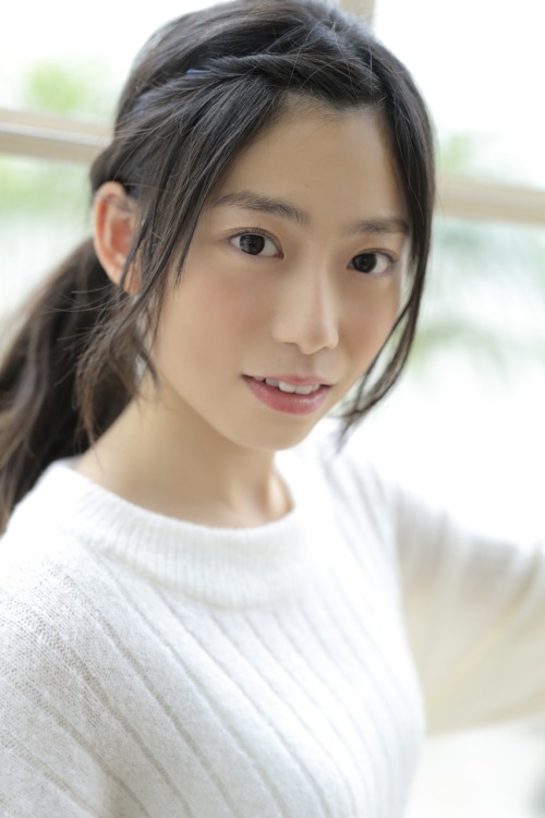  東村芽依 