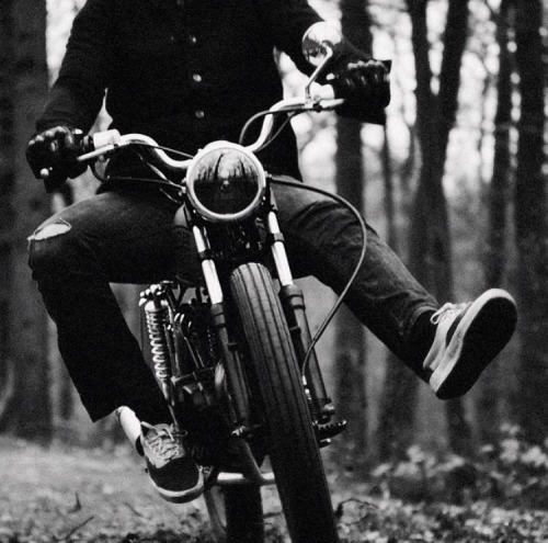 caferacersandvans:
“ Cafe Racers & Vans
”