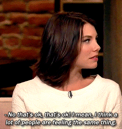 laurencohan-pub:  Lauren Cohan fighting back the tears on Talking Dead last night (Dec 1st 2013) I wanted to hug her. Look at her face in the last one. Oh my heart :’(