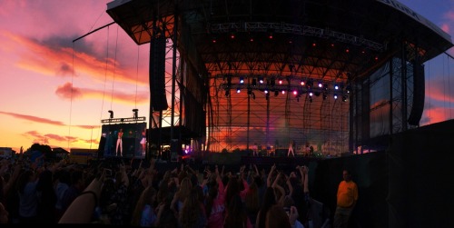 just-delusions:  Fifth Harmony concert during sunset 