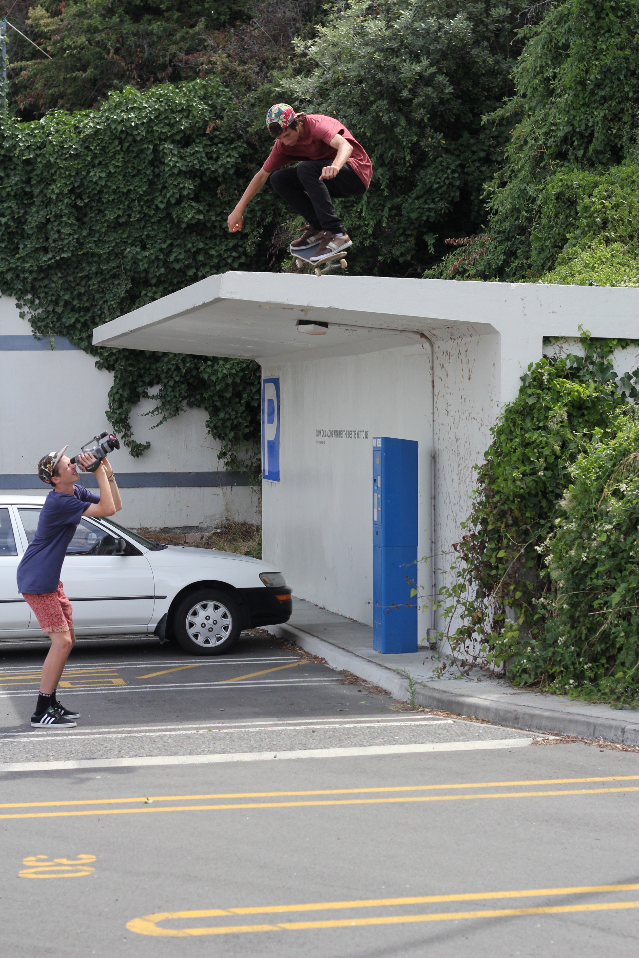 calxfornxa:  idntfckngcare:  Skate and Urban blog!  urban|skate blog