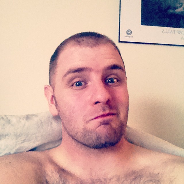 ironbearicade:  Post gym laziness. Happy Sunday! #gpoy (at The Salty Sailor) 