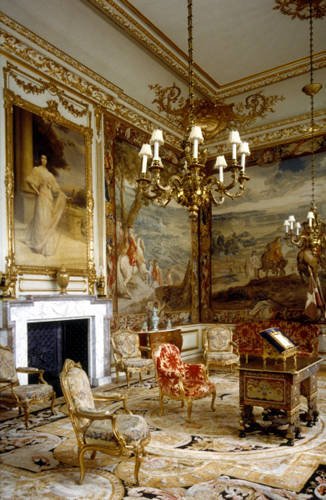 Source - http://gouk.about.com/od/thingstodo/ig/Blenheim-in-Pictures/Blenheim Place Interior