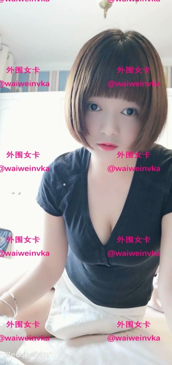 重庆014号燕子#外围女 #商务模特 #外围  #约炮燕子，身高163cm，45kg，胸围D，21岁价格：一次400，两次600，夜1500地址：重庆南坪上海城聊天群组https://t.me/wai