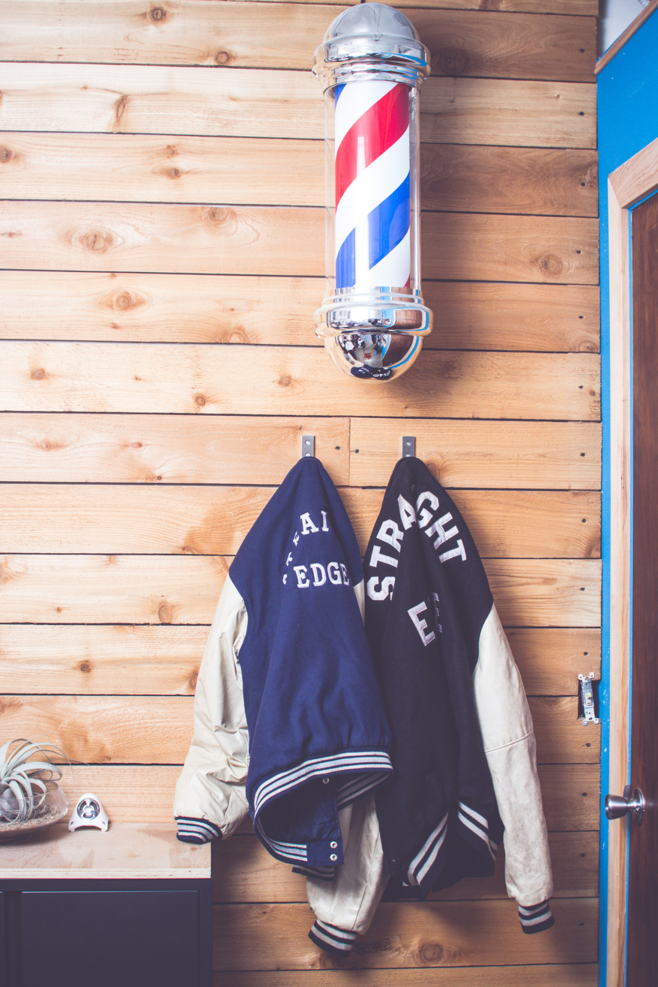 sxeworldwide:  pjclams:  afourwordletter:  Oak Barbershop // Portland, OR  Well I’m