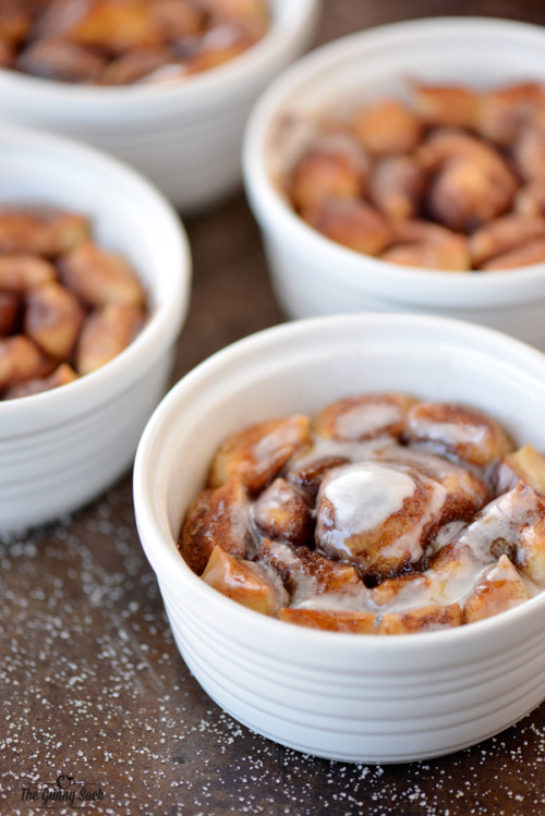 sweetoothgirl:   Bloomin’ Cinnamon Rolls