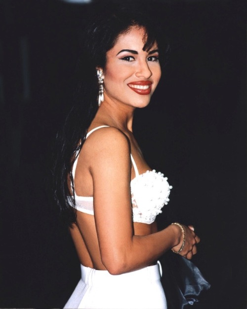 Happy 46th Birthday to La Reina Selena Quintanilla, As she rests in heaven she lives on in our heart