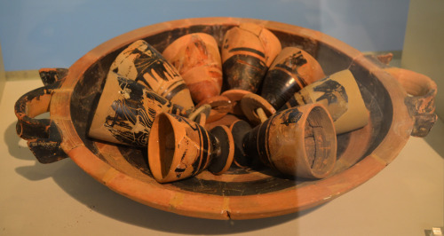 greek-museums: Archaeological Museum of Marathon: Wine cups and a collection of four lopades (5th ce