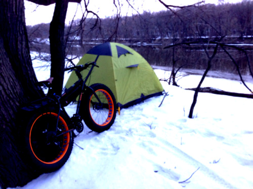 manofextremeleisure: I just rode down to the river 10 minutes from home and pitched a tent. No reaso