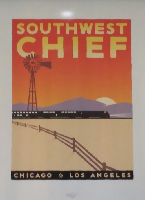 chavisory:Train pictures for @into-the-weeds!  This is the Amtrak Southwest Chief from Chicago 