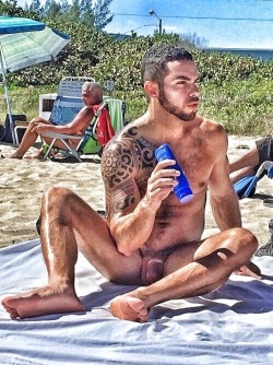 ●●● GRATUITOUS PUBLIC NUDITY ♂