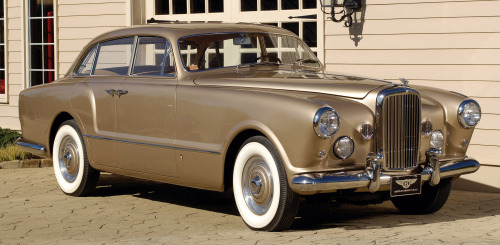 carsthatnevermadeitetc:  Bentley R-type Continental Sedan, 1953, by Bertone. A one-off commissioned by Bentley’s American importer S.H. “Wacky” Arnolt that was designed by Giovanni Michelotti and built by Bertone 