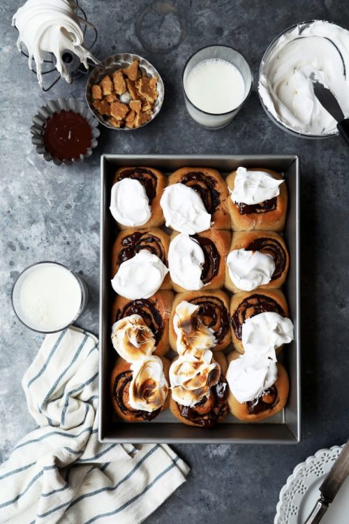 thingssthatmakemewet:  sweetoothgirl:   S’MORES CINNAMON ROLLS   @mossyoakmaster BABE 😍😍😍🤤🤤🤤   Ummm ,those look delicous &hellip; I want them in or around my mouth 😍😍🤤 