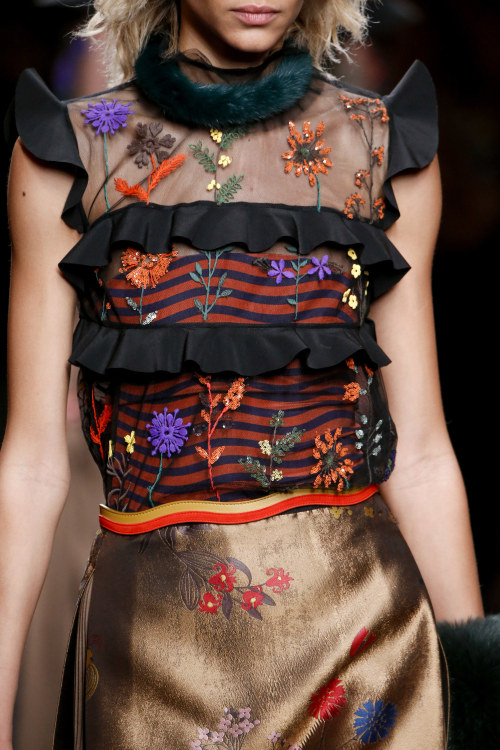 couture-heaux:  Details at Fendi Fall 2016 RTW