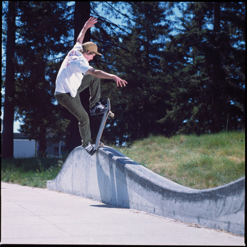 Magnus Hanson, frontblunt pop out, photo Scott Pommier from issue #99