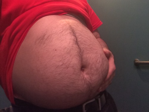 bigwolfcakebelly:  I never even noticed I got bigger while I was away.