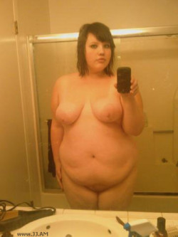 What this sad world needs is more curvy girls taking selfies. Volunteers?&hellip; 