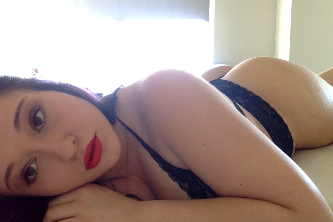 bellamonroe18:  Sugar, yes please. Won’t you come &amp; put it down on me?