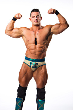 gradosgirl:  skyjane85:  Jessie Godderz (found on TNA’s website…credit goes to owner  rwfan11  hot4men  More Jessie for you.