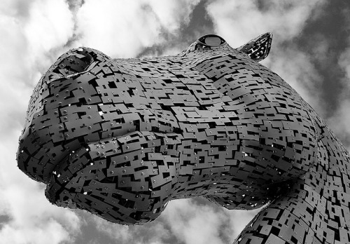 itscolossal:  Giant ‘Kelpies’ Horse Head Sculptures Tower Over the Forth & Clyde Canal in Scotland