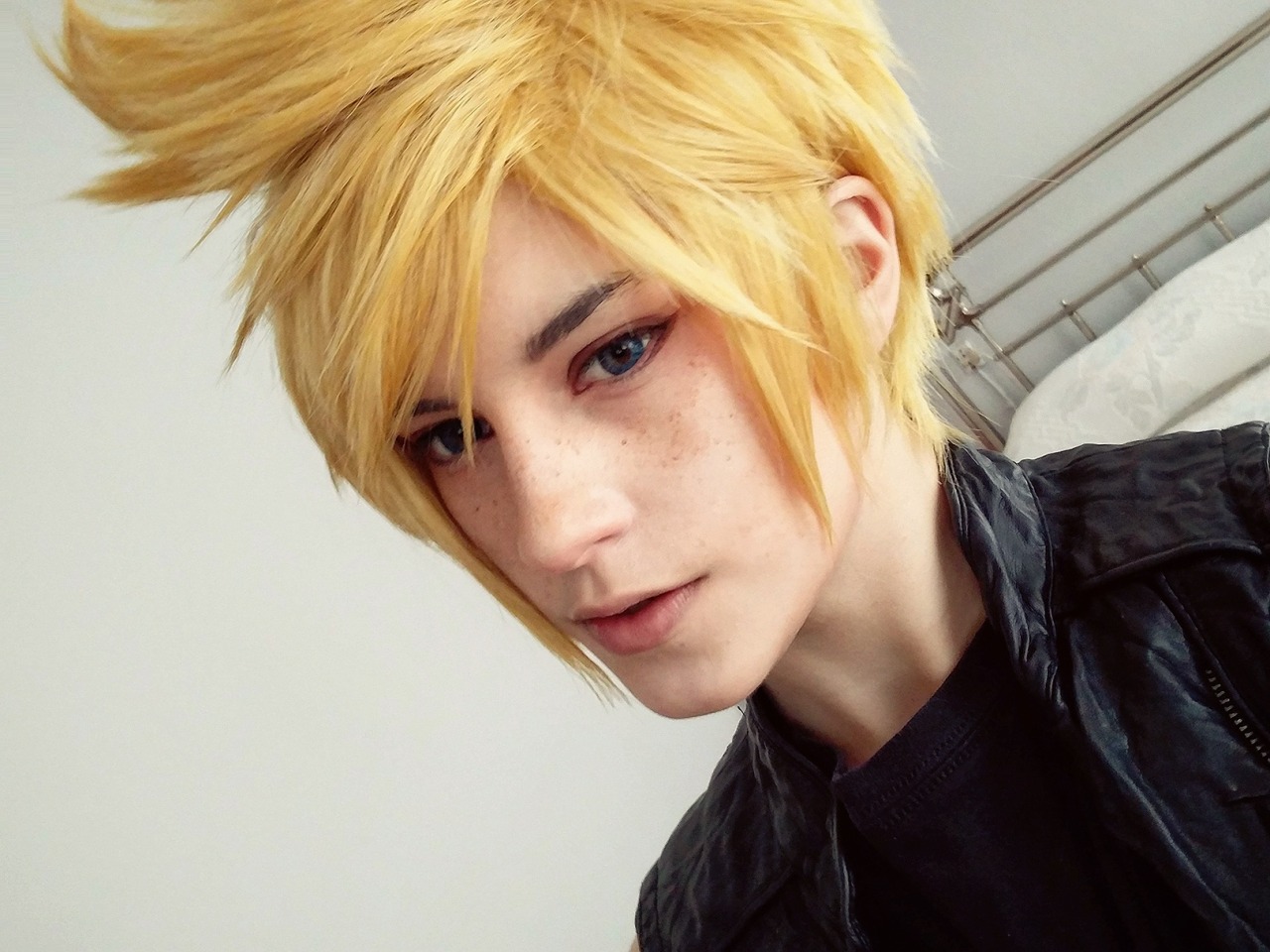 geheichous:  some Prompto costest photos
