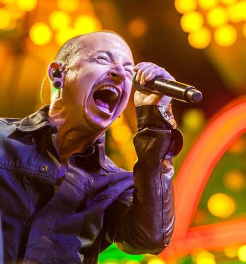 Stone Temple Pilots with Chester Bennington performing at the D Las Vegas.