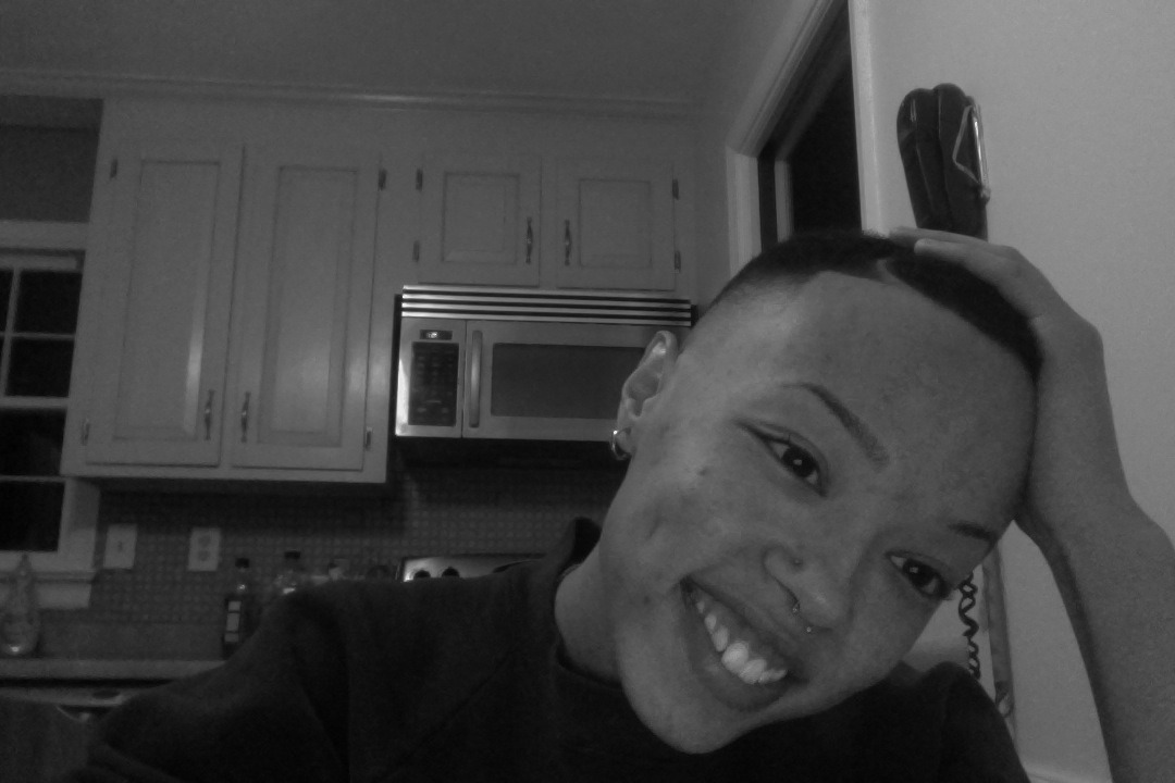 th0titwaaaas:  i felt like poop earlier so i made myself smile :)