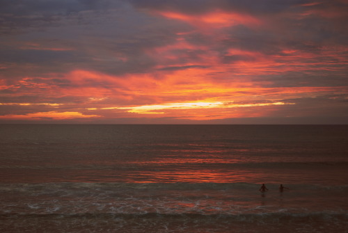 « Le monde aurait pu être simple comme le ciel et la mer. »André Malraux