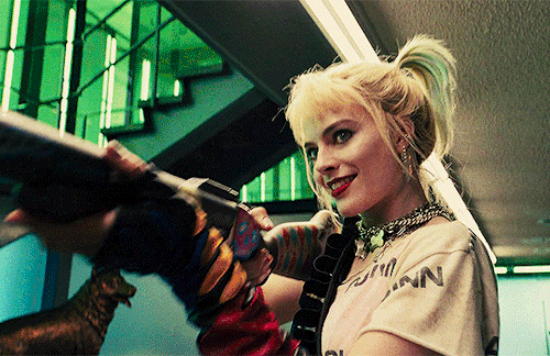 mikaeled:Run, piggy, run!Harley Quinn + Fun Gun