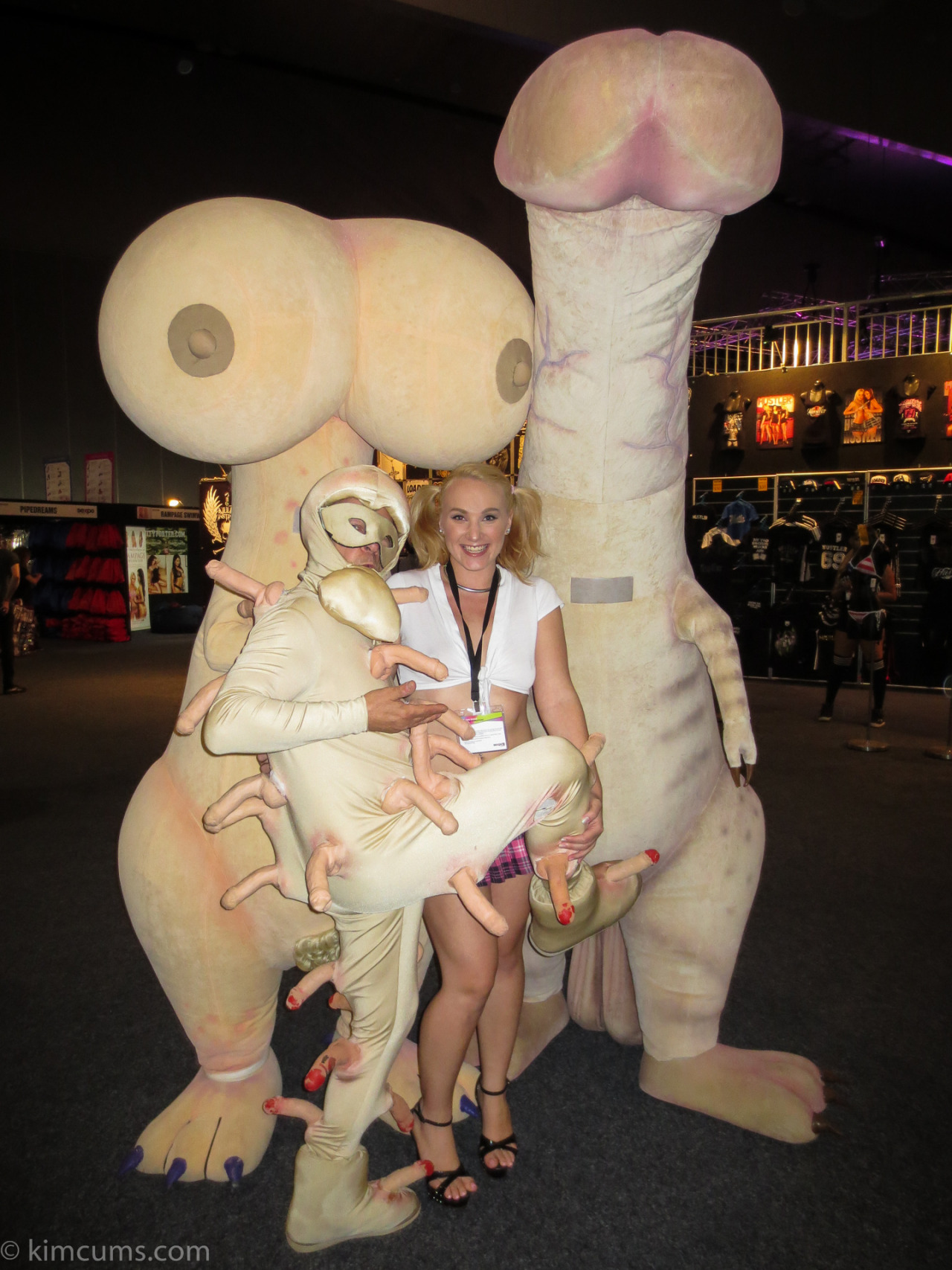 In case you missed my posts on Twitter during Sexpo, I am doing a Sexpo picture round