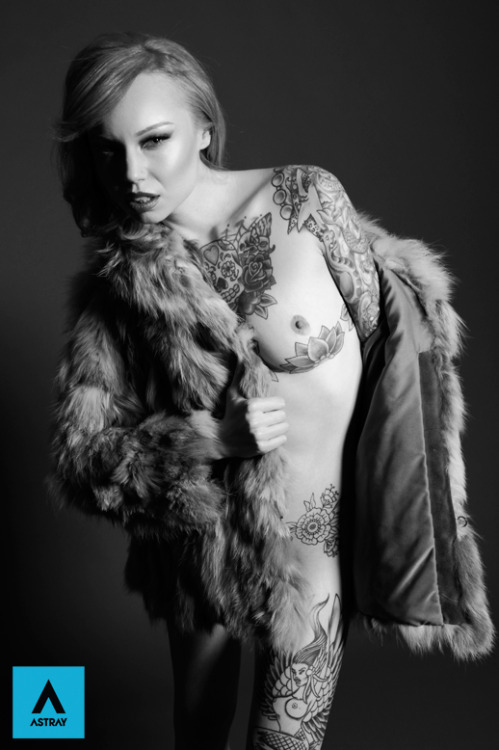 carriejodc:  By Joe Carabeo. Hair: Deana Larae Makeup: Dawn Newsome Model/Stylist: Carrie Jo 