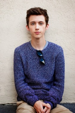 why is troye so cute