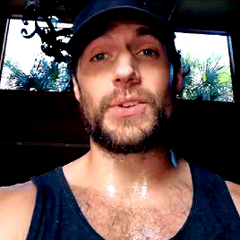 henricavyll:  HenryCavill Finally made it out for my first real run on my Road To Recovery! Its going to be a test to train for the Durrell Challenge that’s for sure but it is totally worth it. What Durrell does for assisting animals on the endangered