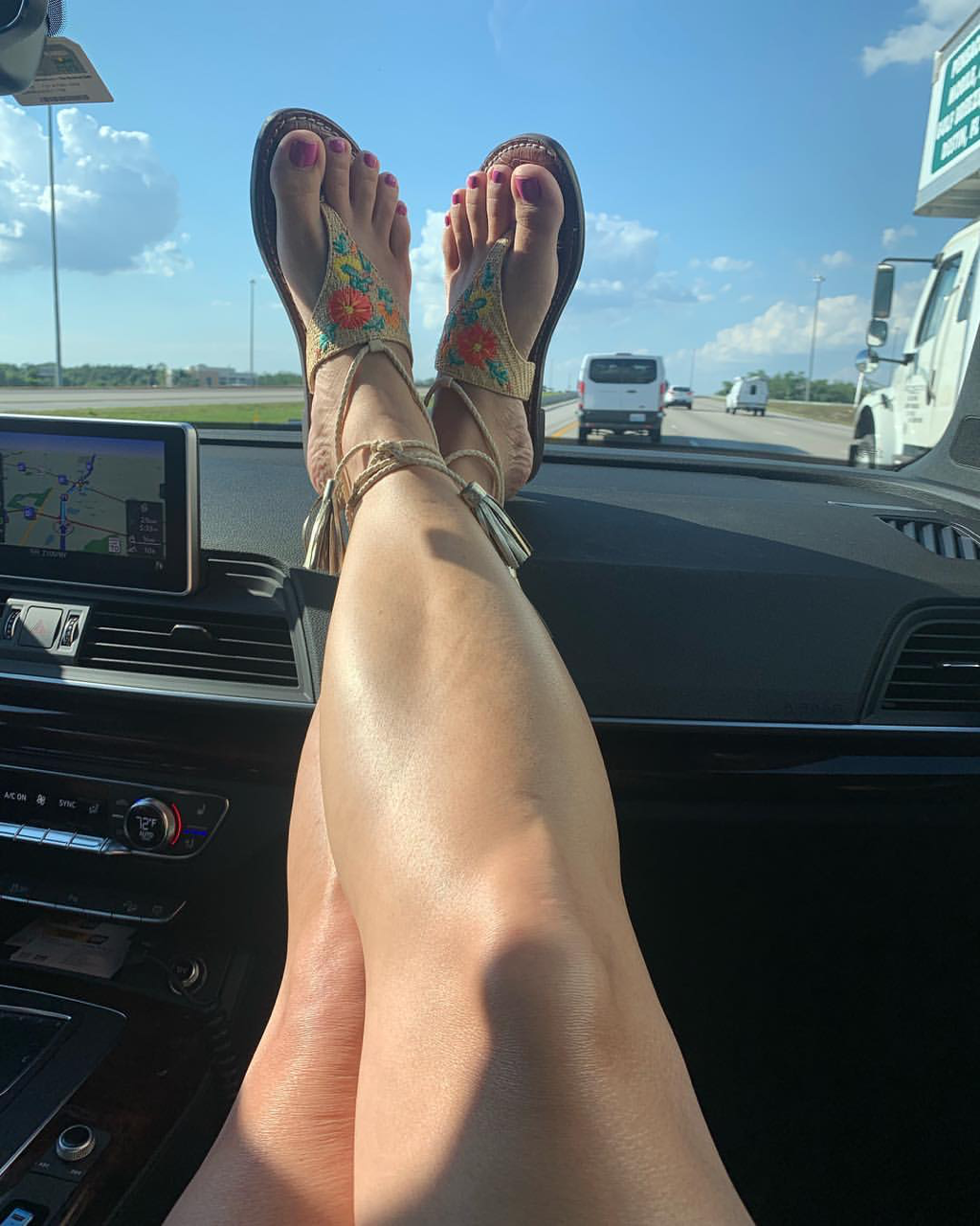 ilovestinkyfeet:     Before a long road trip you tell your sisters best friend that