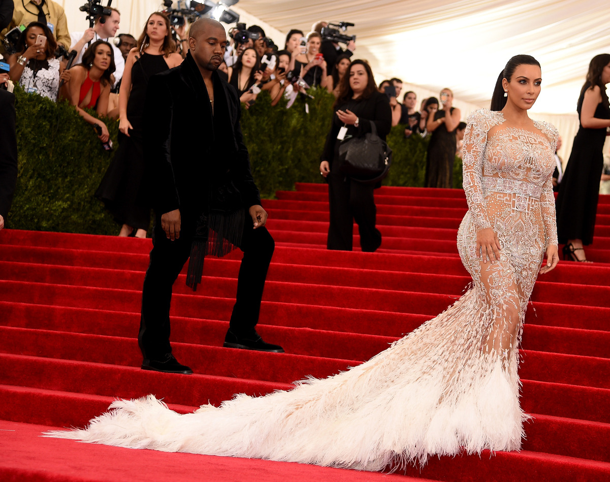 huffingtonpost:  Met Gala 2015 Red Carpet: See All The Stunning Dresses Of The Night(Source: