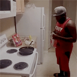 yungtitty:  versacegravy:  youngharlemnigga:  m0nopoly:  How niggas cook they fries  That is me when I’m frying fish  *anything  lmaooo bruh 