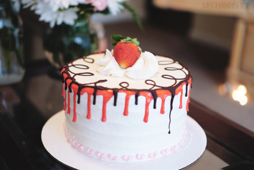 Valentine’s cake from Valhalla Bakery.