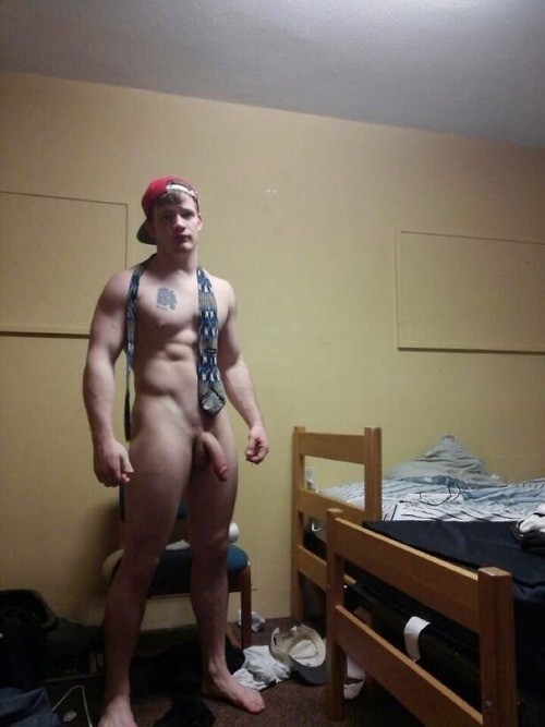 realmusclesrealmeatrealmen:  Real roomie. 