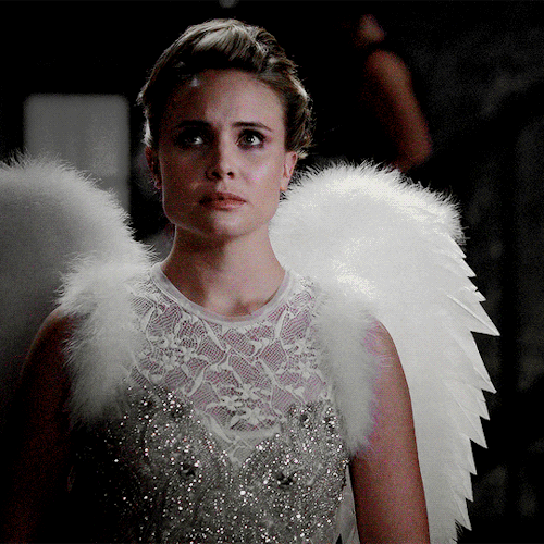 theoriginalsladies:LEAH PIPES as CAMILLE O’CONNELL in The Originals