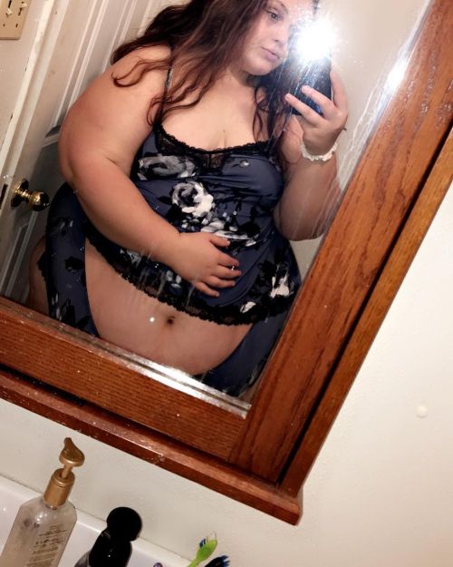 Porn Pics voluptuousbbw:  https://www.instagram.com/thiccyy2thickk/Please