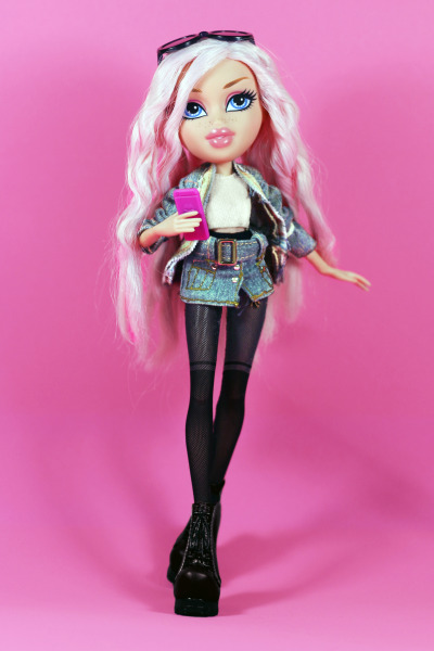 bratz cloe selfie doll