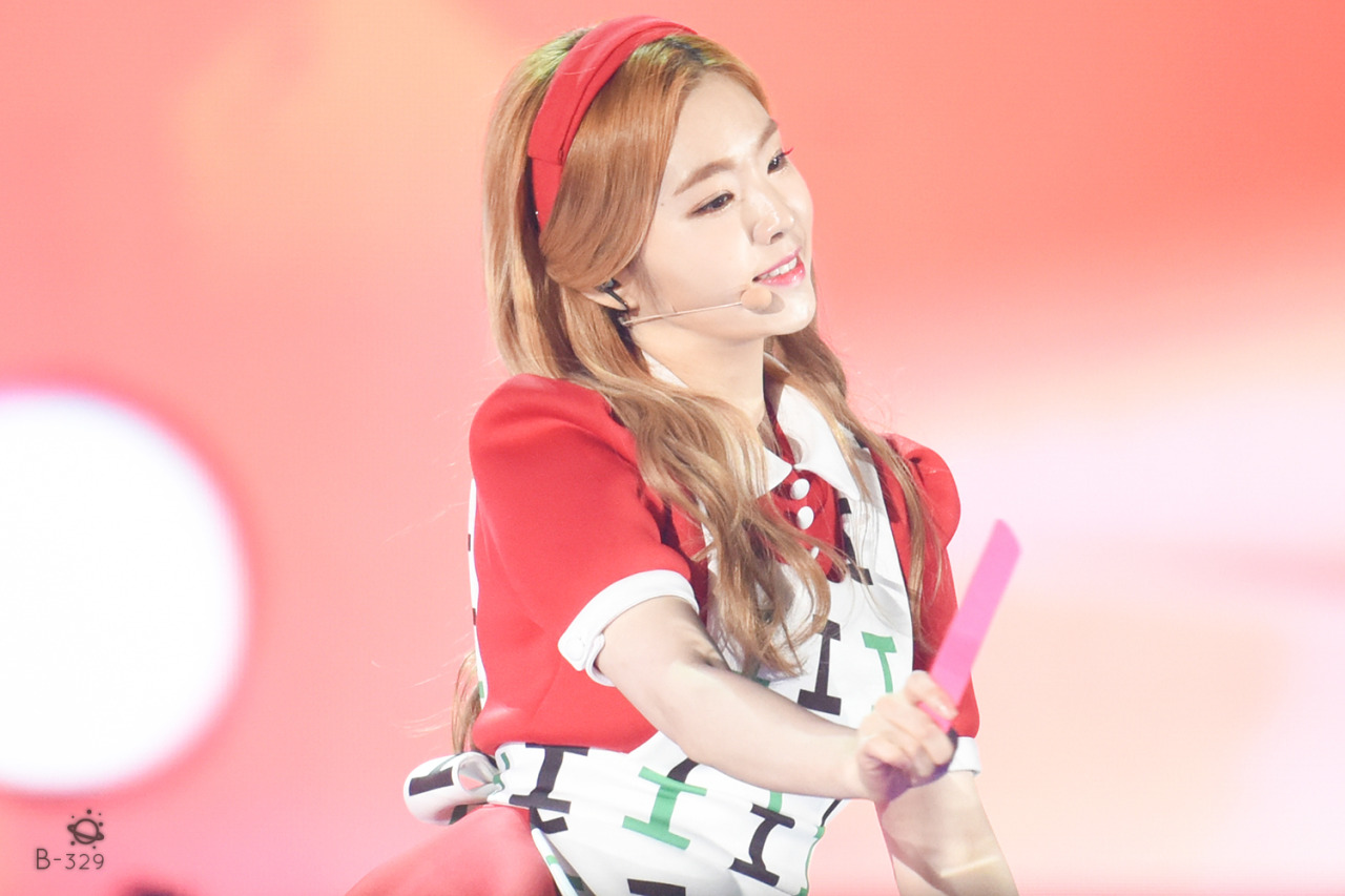 fyeah-redvelvet:   B-329 | do not edit. 