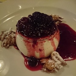 4 #dessert #vanillapannacota (at Osteria