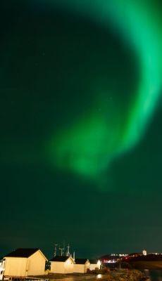 gravitationalbeauty:  First northen light shot 2014 by Ronny